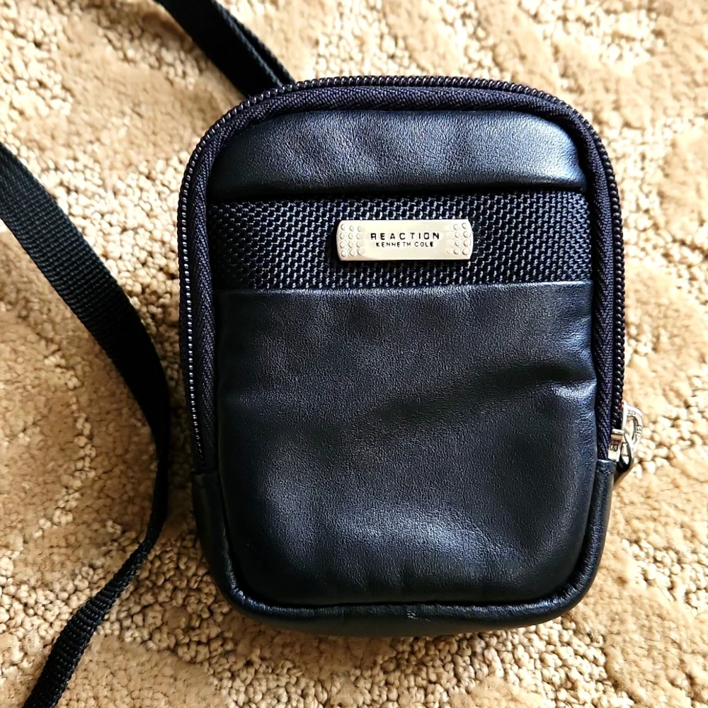 Digital Camera Case Kenneth Cole Reaction Soft Padded with Belt Loop - # 554265
